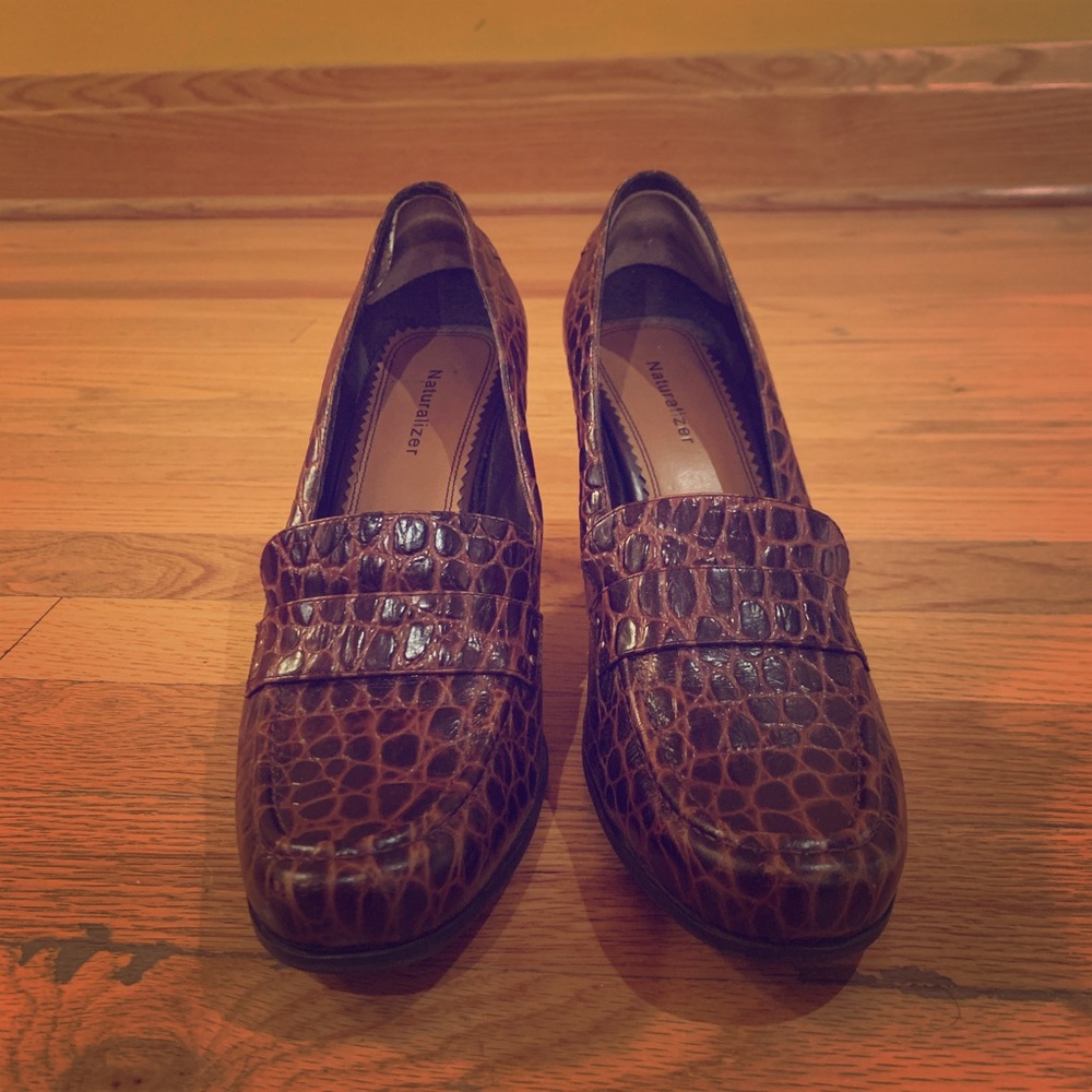 Naturalizer Women’s size 9 snake skin-esque heels